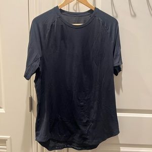 Black Lululemon large metal tech tee, perfect condition